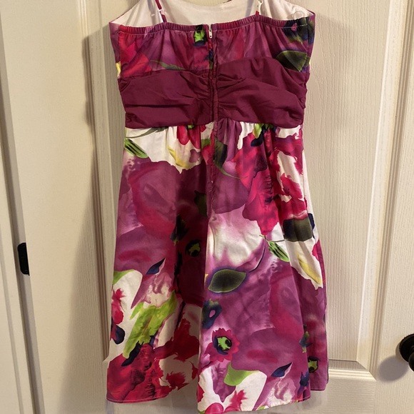 Suzy Shier Flower Pattern Strap Dress - Zip Back With Lacy Hem - Size S - Picture 4 of 13